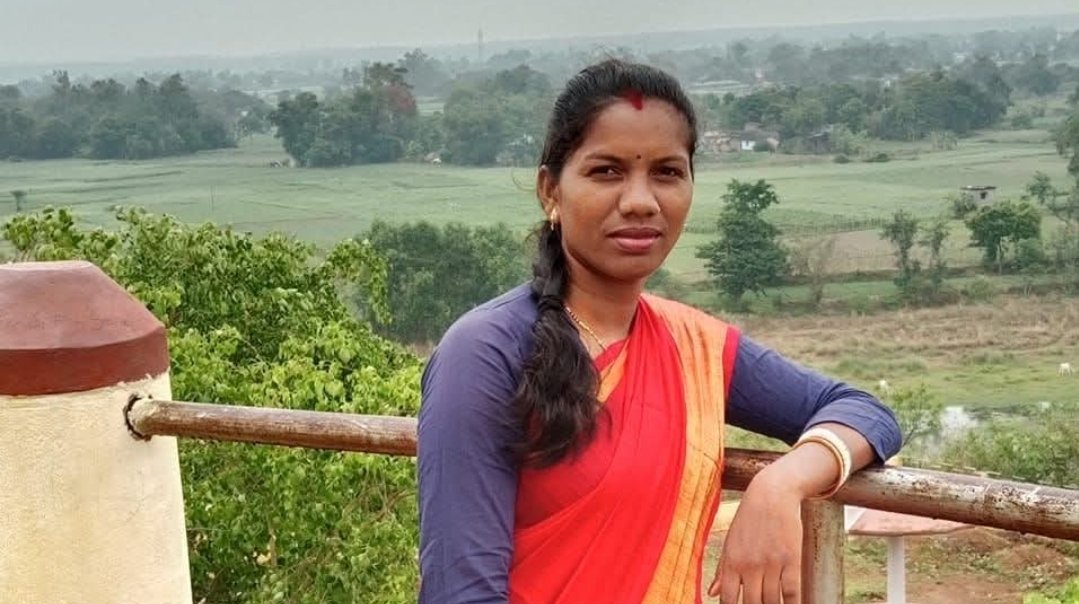 ঝাড়খণ্ডের সাঁওতাল পরিচয়, বাংলায় শংসাপত্র নেই, সিপিএম কি মানবাজারে পাল্টাবে প্রার্থী?