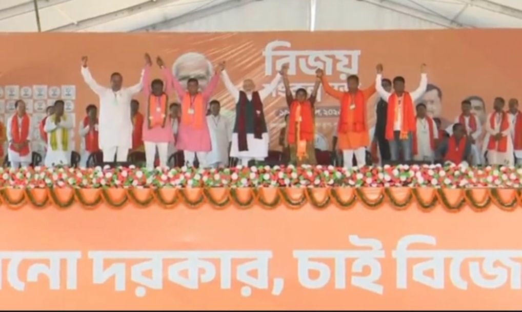 সভায় ভিড় দেখে মোদি বুঝলেন, ৪ মে ভাবরা ভাজা খাওয়াবে পুরুলিয়া